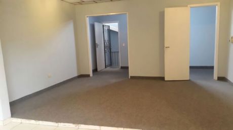 Alquilo Oficina En Primer Piso En Bo Villa Morra