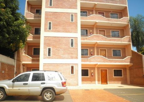Se Alquila Departamento Planta Baja. Con Aire