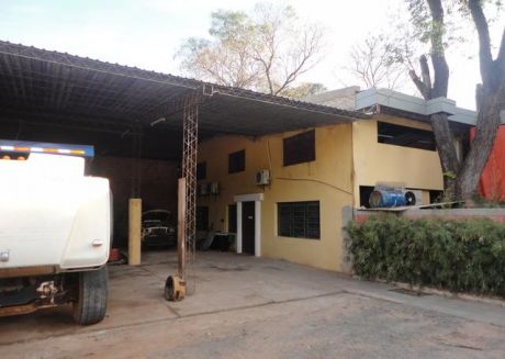Terreno De 2.700 M2 Sobre La Calle Cervantes Con Tinglado