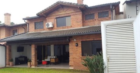 Vendo Hermosa Residencia 4 Dormitorios Zona Quinta Sosa!!!