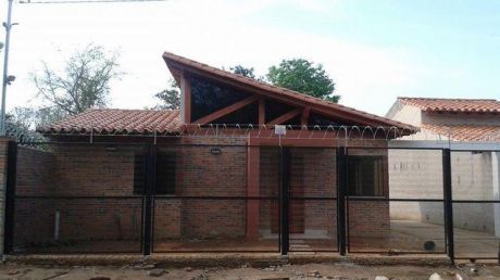Vendo Casa A Estrenar En Luque - Zona Leopard..