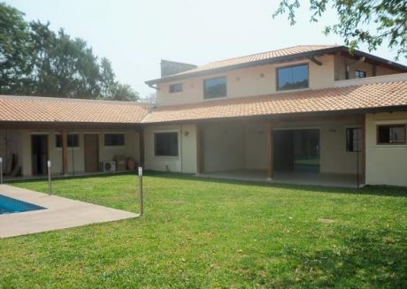 MansiÓn En Barrio Manora A Estrenar