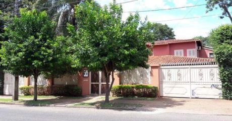 Importante Residencia C/ Piscina.