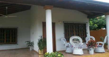 Vendo Hermosa Casa Quinta En Luque - Villa Policial A Pasos De La Comisaria Y A Dos Cuadras De La Escuela Policial