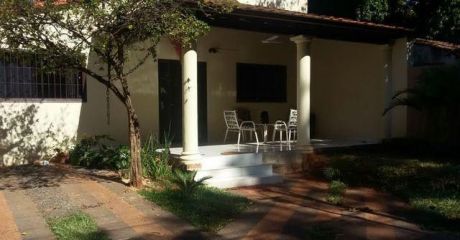 Vendo Hermosa Casa En San Lorenzo A Pasos De La Falcultad De Veterinarias, De Senacsa Y De Salenma, A Una Cuadra De La Ruta Mcal.