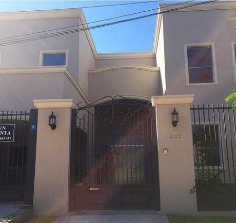 Elegante Residencia En Venta Estilo Moderno Minimalista En Carmelitas