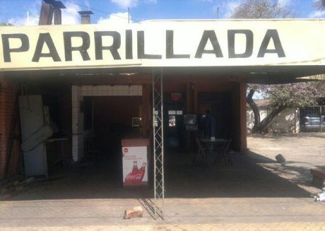 Remato Parrillada Con Vivienda Zona Parada Línea Nº 38 Roberto L. Petit!!!