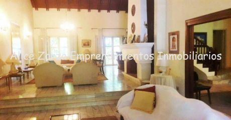 Vendo Amplia Residencia S/ San Jose C/ Juan De Salazar