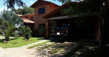 Condominio Cerrado, San Lorenzo, Zona Shopping Pinedo!!!