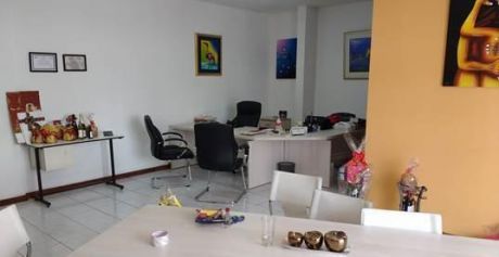 Alquilo Todo 1 Piso De Oficinas Semi Amoblada Zona Centro!!!!