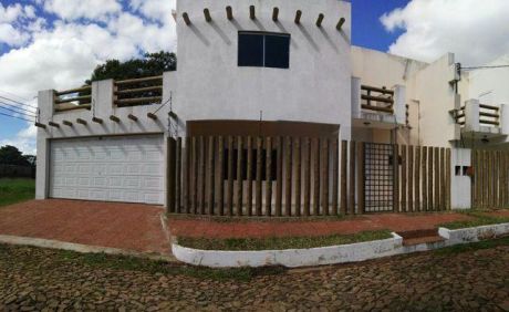 Alquilo Amplio Y Moderno Duplex En Fernando De La Mora Zona Norte A 1 Cuadra De La Avda Ettiene