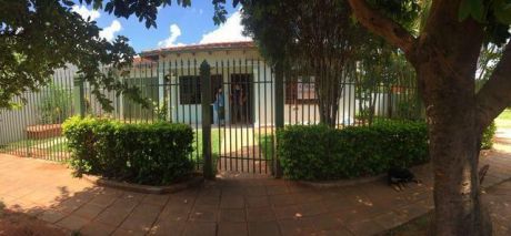 Alquilo Casa En Luque Laurelty A 3 Cuadras De La Ruta Luque- San Lorenzo