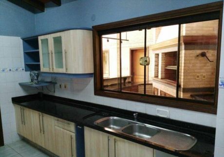 Alquilo Amplia Residencia En Fernando De La Mora Zona Norte.