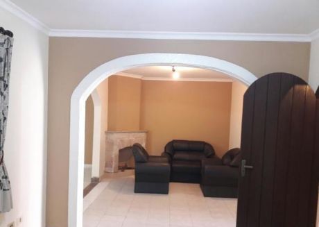 Alquilo Duplex En El Barrio El Mangal.