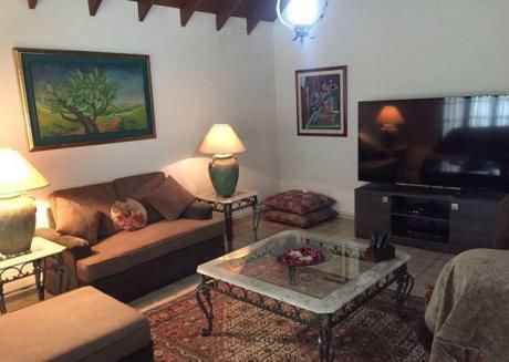 Vendo Residencia. Carmelitas. Amplio Patio