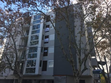 Estrene Apartamento Al Frente 1 Dormitorio!