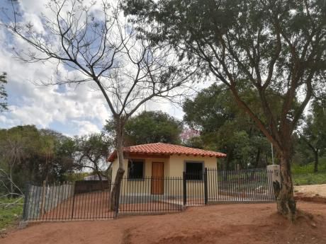 Vendo Casa A Estrenar Con Gran Patio En El Barrio La Merced (san Antonio-ñemby)