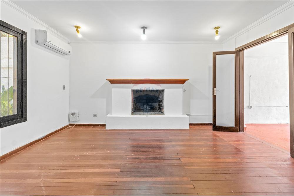 Residencia En Mburucuyá En Venta — foto 2