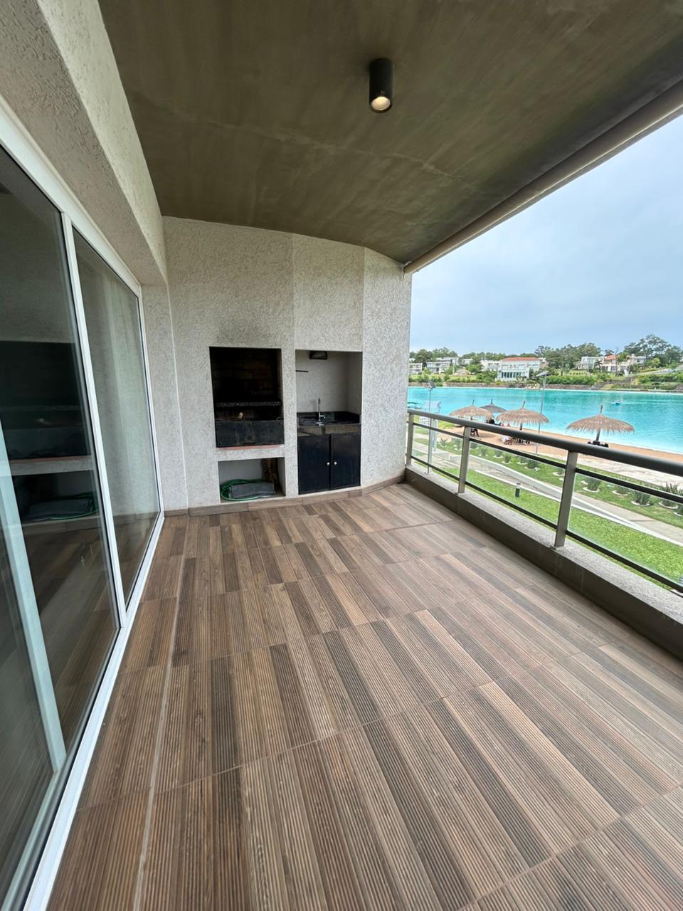 EN VENTA DEPARTAMENTO DE 3 DORMITORIOS EN EDIFICIO BALI 1 – AQUA VILLAGE — foto 2