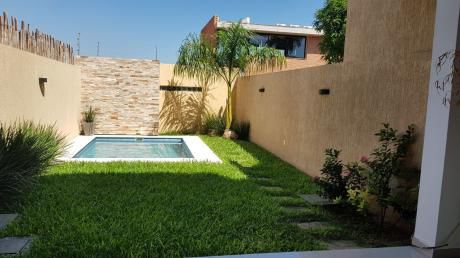 Vendo Duplex A Estrenar De 4 Dormitorios En Mburucuyá