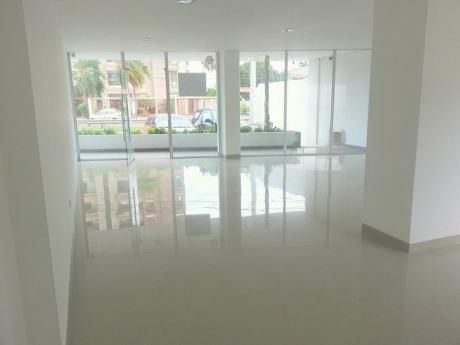 Amplio Local Comercial Sobre Av. Beni