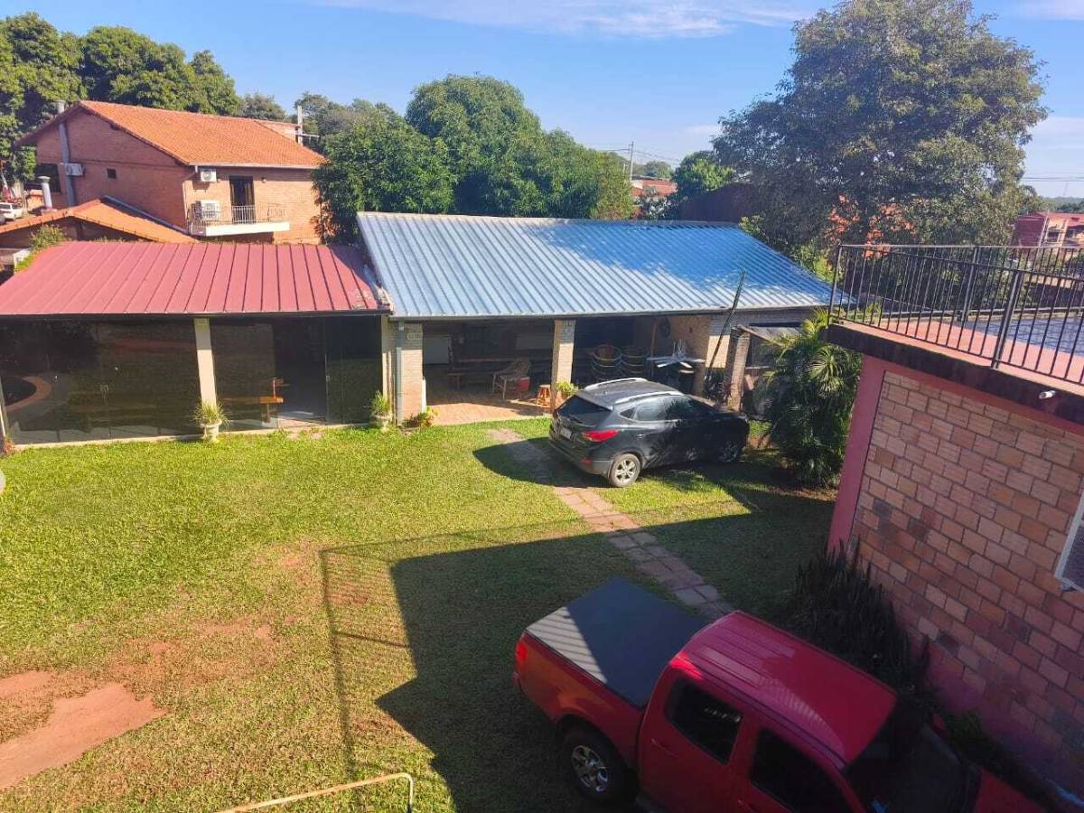 LOCAL COMERCIAL EN VENTA SOBRE AVENIDA — foto 3