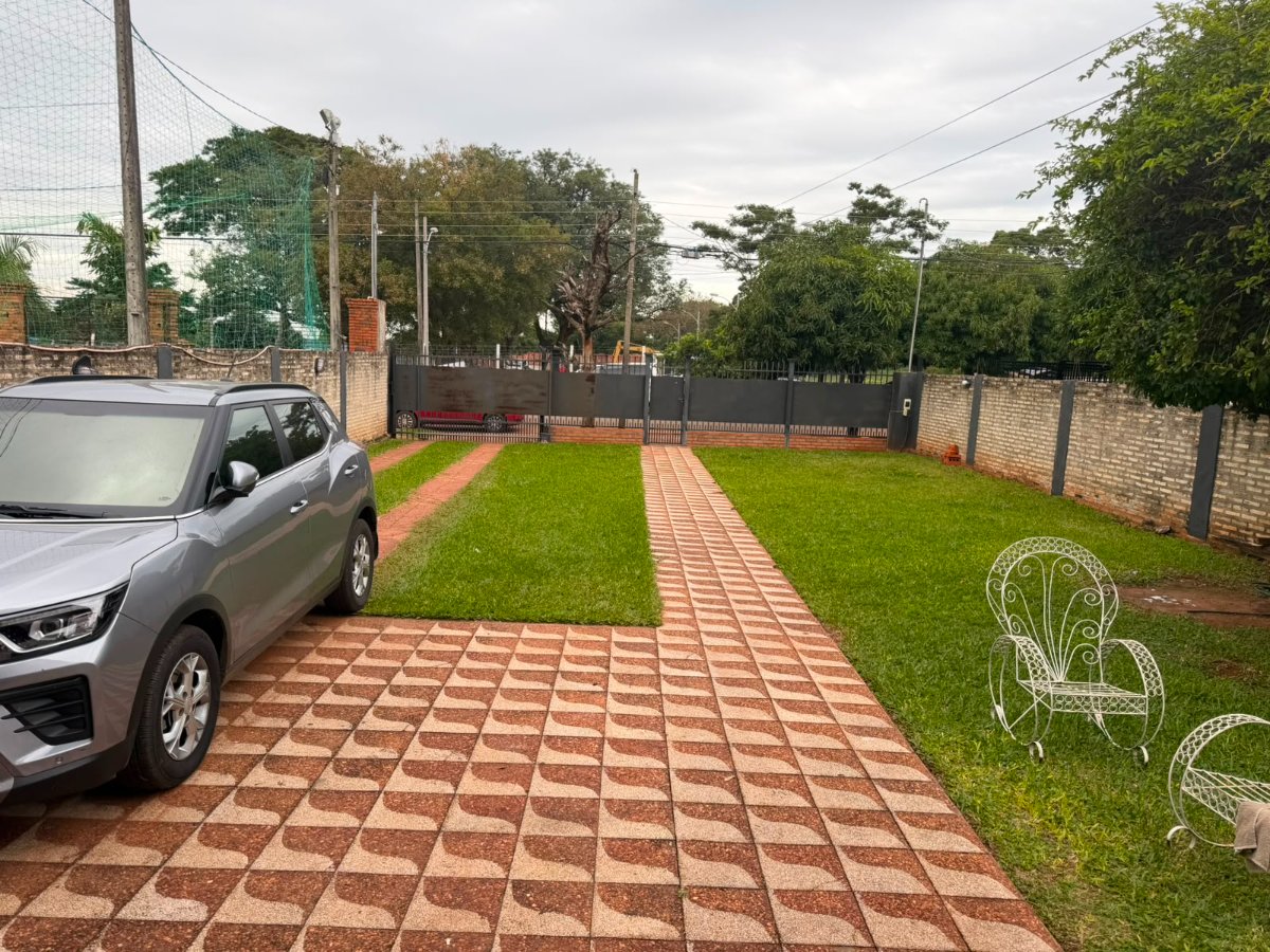 VENDO CASA DE 3 DORMITORIOS EN SAN LORENZO BARRIO — foto 3