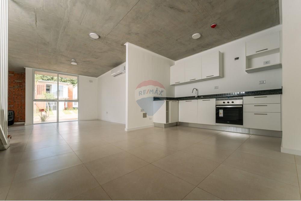 ALQUILER DE DUPLEX EN ALTA VIDA LUQUE — foto 2