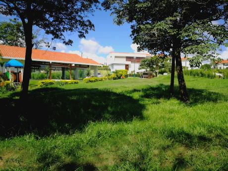 Terreno En Venta En Colinas Del Urubó "la Cañada"