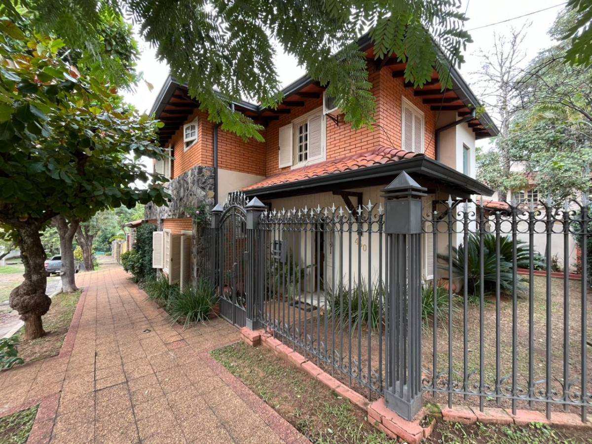 Amplia residencia de 2 plantas en esquina | Santa Librada — foto 2