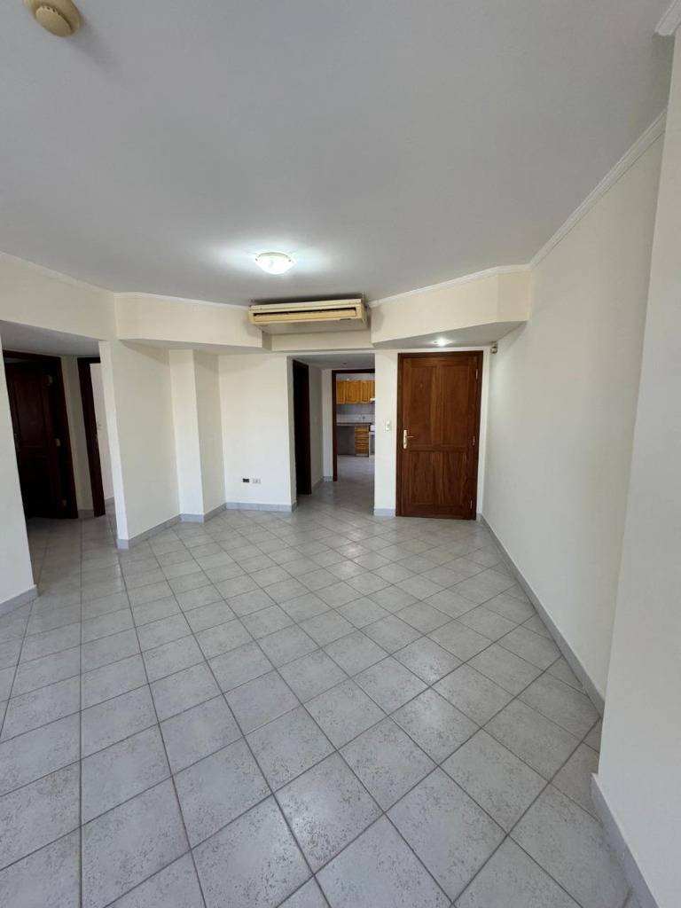 Alquilo departamento de dos dormitorios sobre Av. España — foto 2