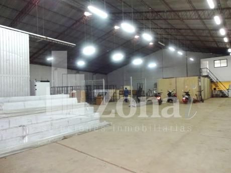 Amplias Oficinas Con Espectacular Galpon Cerrado En Plena Z/norte