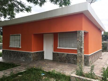 Preciosa Casa Reciclada A Nuevo!!