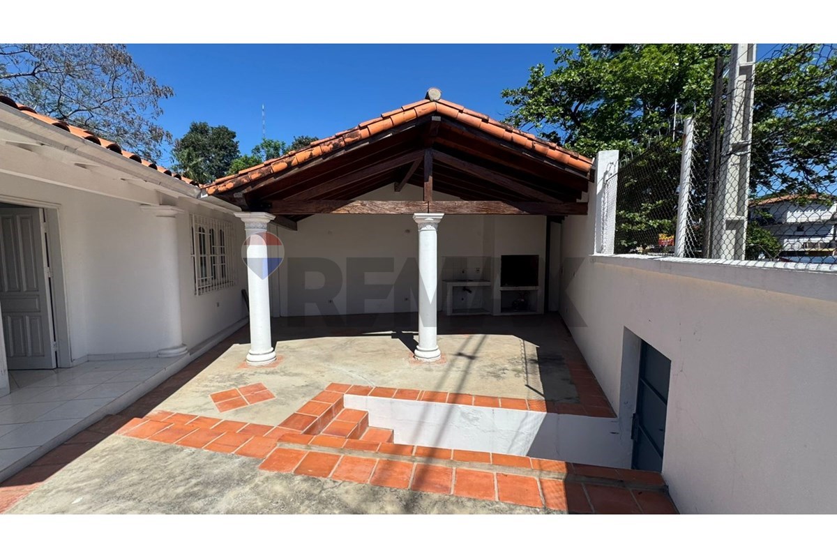 ALQUILO CASA SOBRE LA AVDA BRUNO GUGGIARI!! DE DOS HABITACIONES — foto 2