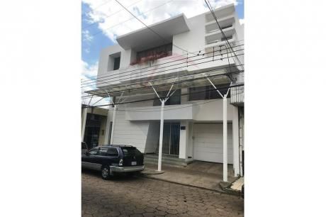 Edificio De Oficinas Calle ñuflo De Chavez