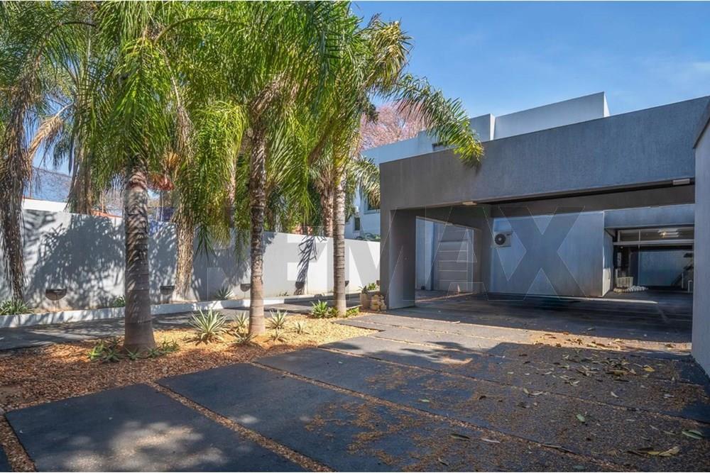 Casa De 5 Dormitorios En Lambare Zona Bruno Guggiari. — foto 2