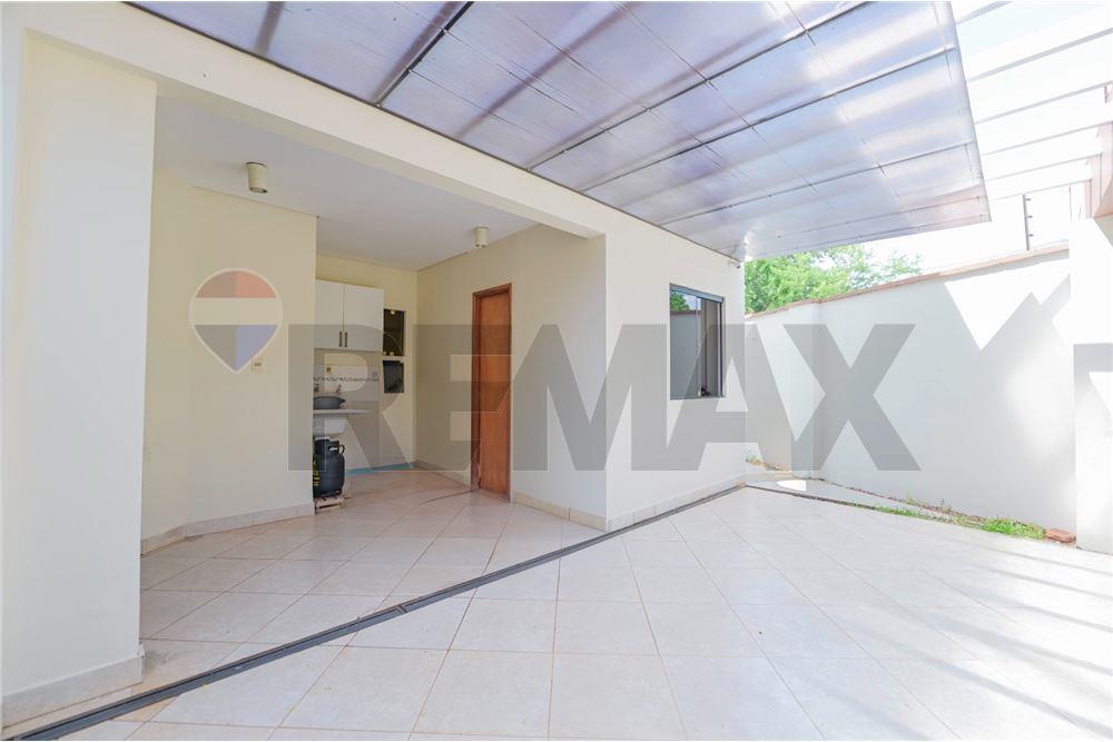 Casa - Alquiler - Loma Pytá, Paraguay — foto 3