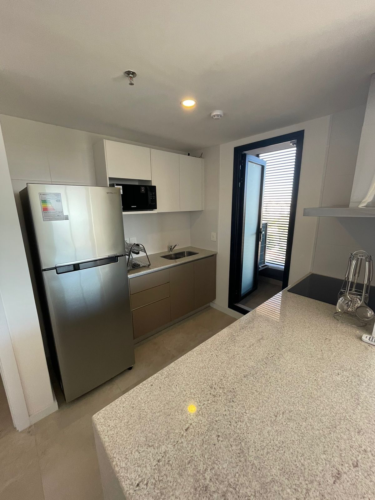 Alquiler departamento  Amoblado  FEEL Mburucuya — foto 3
