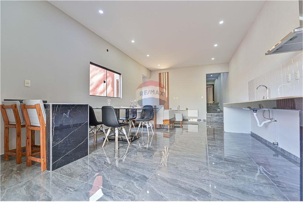 Vendo Duplex con Patio.50mts Avda VON POLESKY. Hipermercado Luisito — foto 3