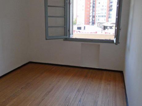 Apartamento 2 Dorm En El Centro (galicia Y Yí)