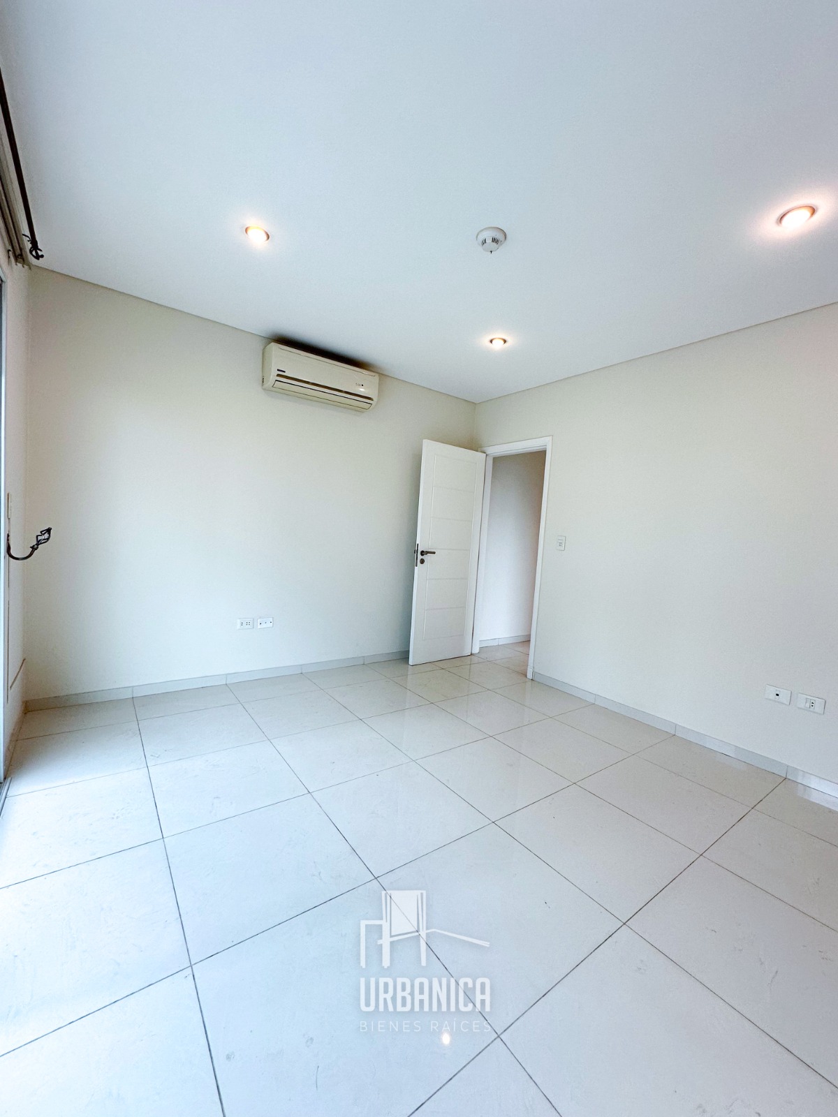 Alquilo Departamento De 3 Habitaciones En Suite. Edificio Martínica. — foto 3