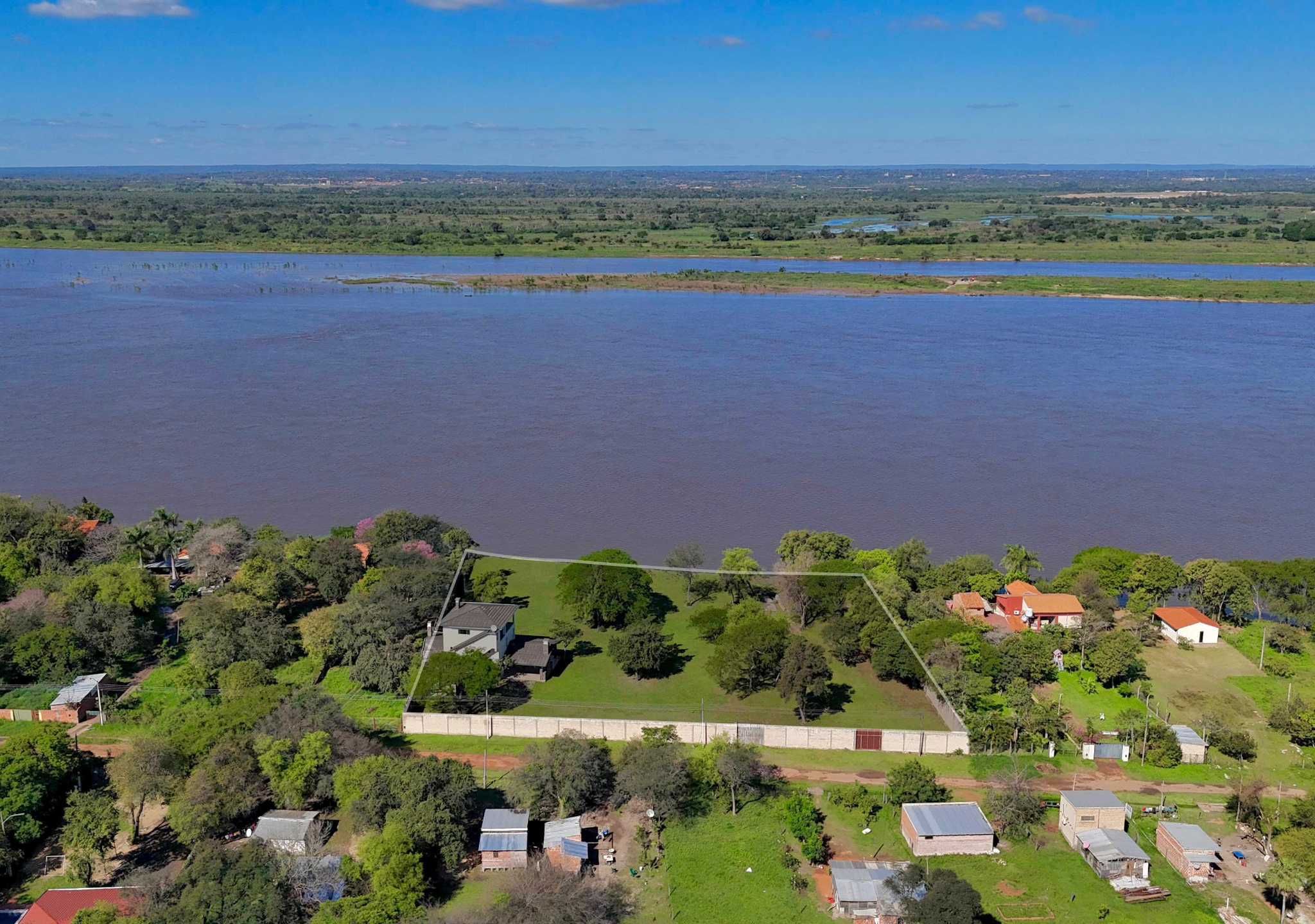 Vendo propiedad de media ha sobre Río Paraguay — foto 3
