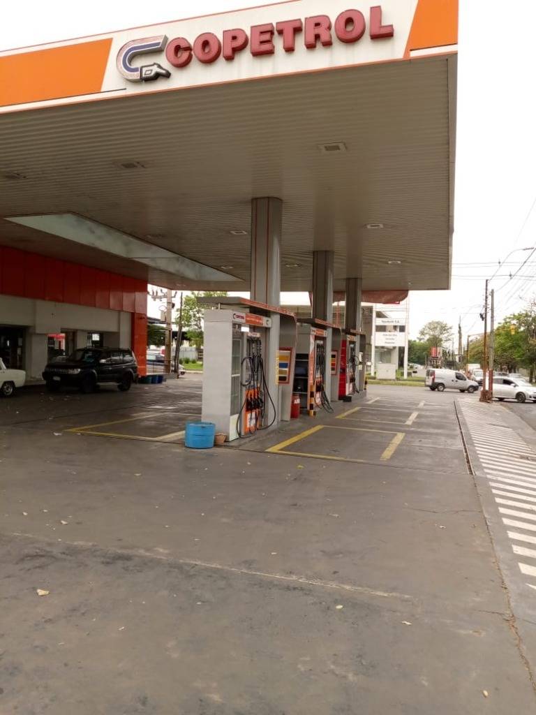 Servicentro en esquina sobre Av. Mcal. López | Fernando de l — foto 2