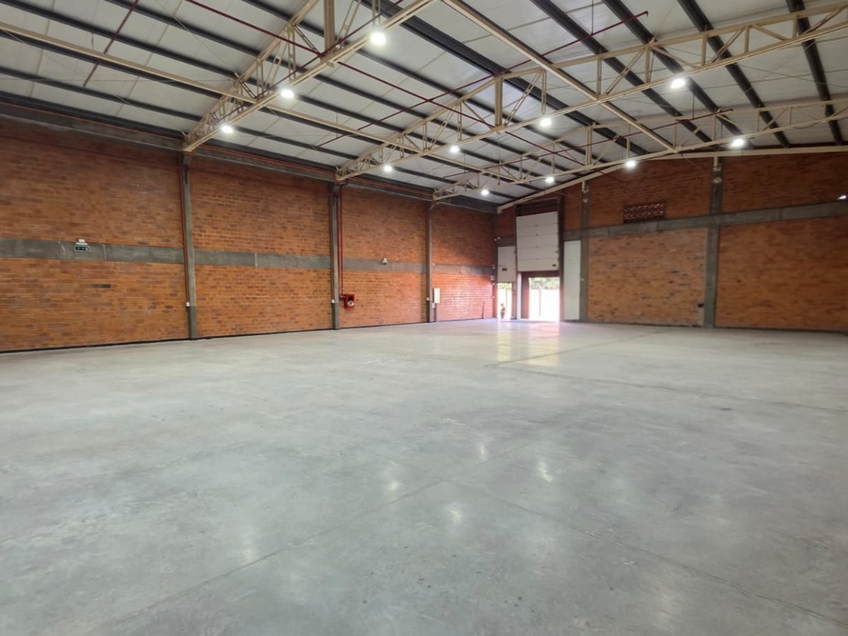ALQUILO DEPOSITO DE 420 M2 EN MARIANO ROQUE ALONSO — foto 2