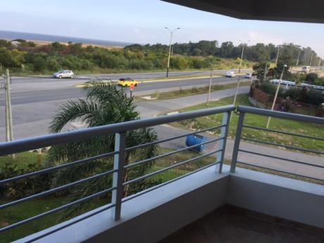 Frente A Rambla. Con Gge. Gym, Bbq. Y Piscina.