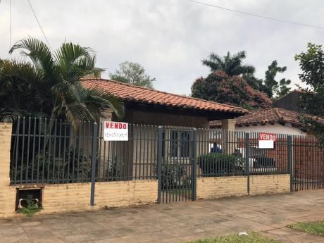En Venta Casa Villa Adela Luque