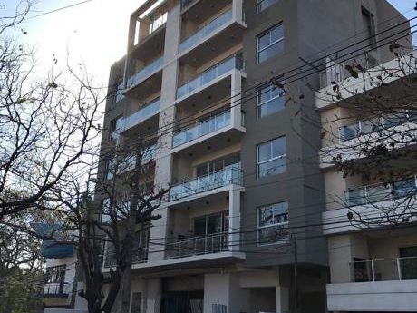 Departamento En Venta A Pasos De Ips Central