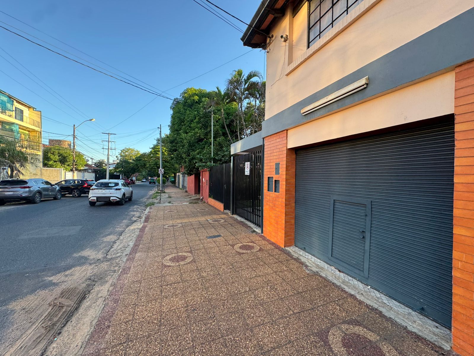 VENDO HERMOSA CASA EN BARRIO LOS LAURELES — Foto 3