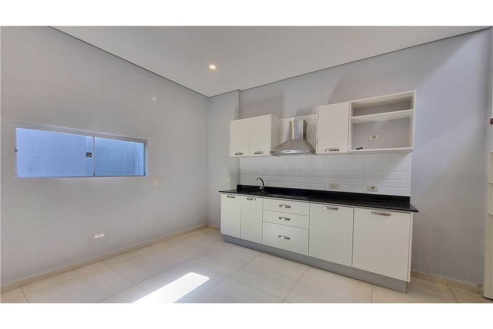 ALQUILO DUPLEX EN LAMBARE — foto 3