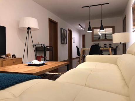 Apartamento De Categoría . Excelente Estado.